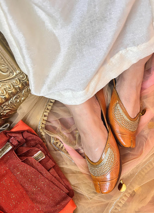 Women Tan Embellished Ethnic Mojaris Flats