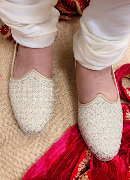 Mens Gold Ethnic Footwear/Punjabi Jutti