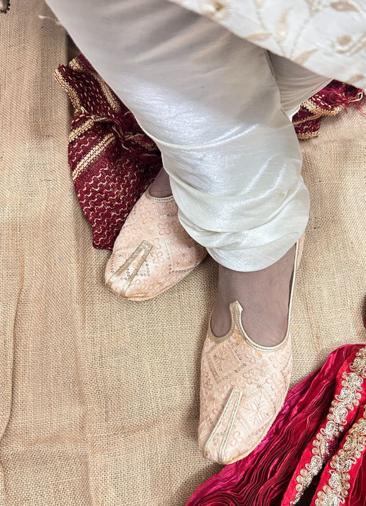 Mens Gold Ethnic Footwear/Punjabi Jutti