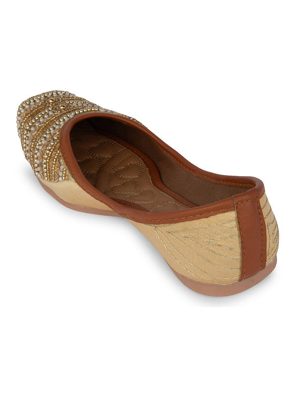 Handcrafted juttis, heels, bellies, flats, and mules for weddings, festivals, and daily wear – DESI COLOUR