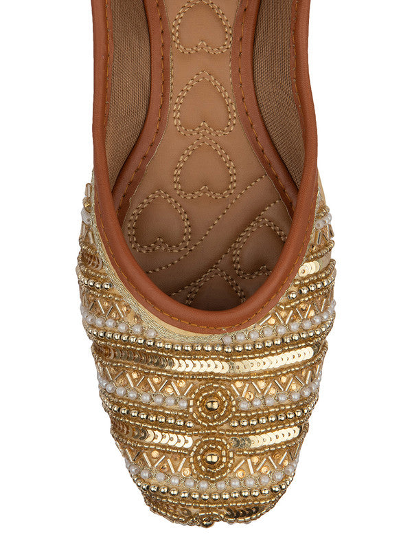Handcrafted juttis, heels, bellies, flats, and mules for weddings, festivals, and daily wear – DESI COLOUR