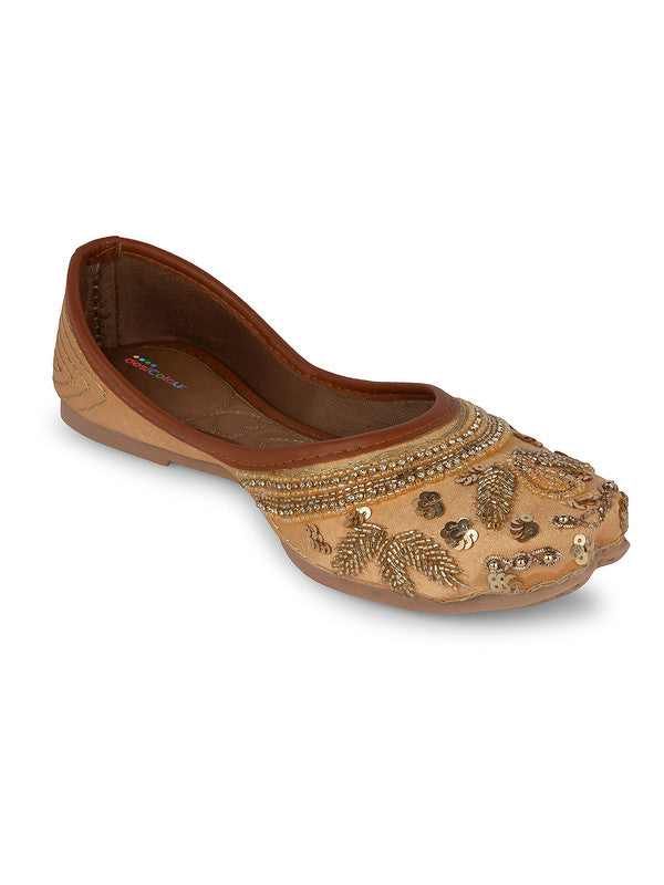 Handcrafted juttis, heels, bellies, flats, and mules for weddings, festivals, and daily wear – DESI COLOUR