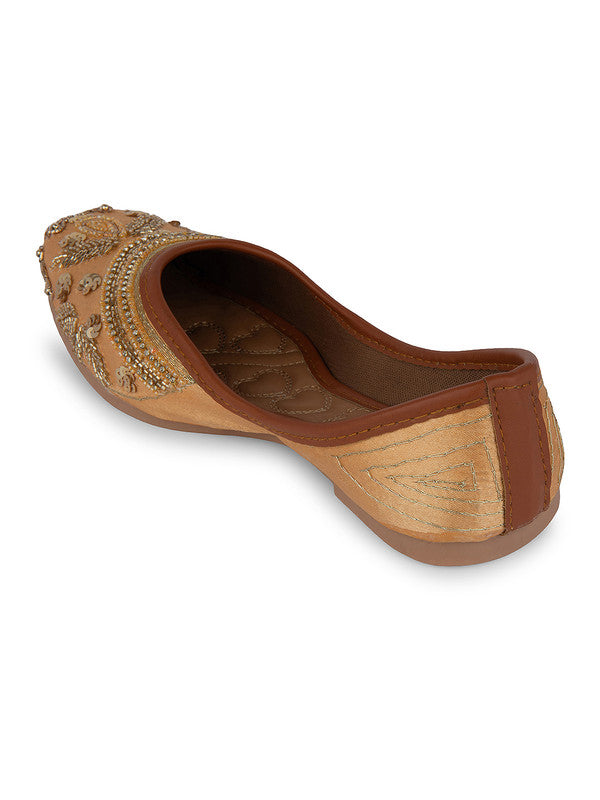 Handcrafted juttis, heels, bellies, flats, and mules for weddings, festivals, and daily wear – DESI COLOUR