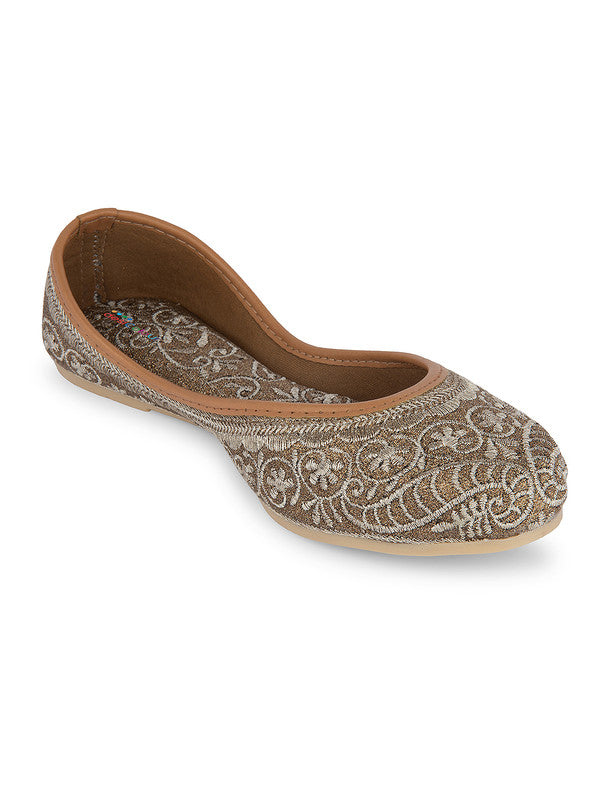 Handcrafted juttis, heels, bellies, flats, and mules for weddings, festivals, and daily wear – DESI COLOUR