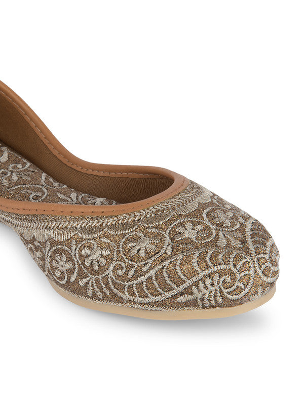 Handcrafted juttis, heels, bellies, flats, and mules for weddings, festivals, and daily wear – DESI COLOUR
