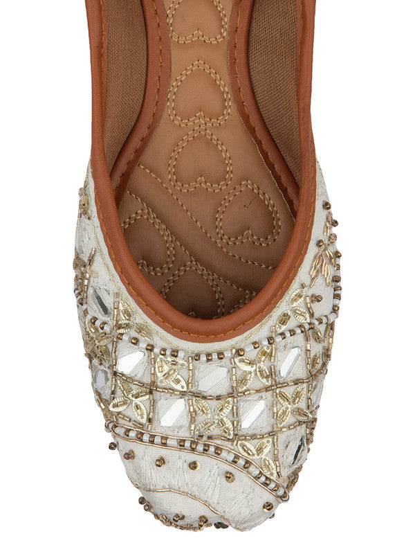 Handcrafted juttis, heels, bellies, flats, and mules for weddings, festivals, and daily wear – DESI COLOUR