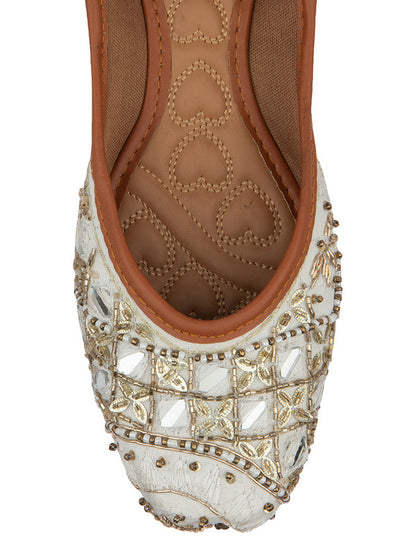 Handcrafted juttis, heels, bellies, flats, and mules for weddings, festivals, and daily wear – DESI COLOUR