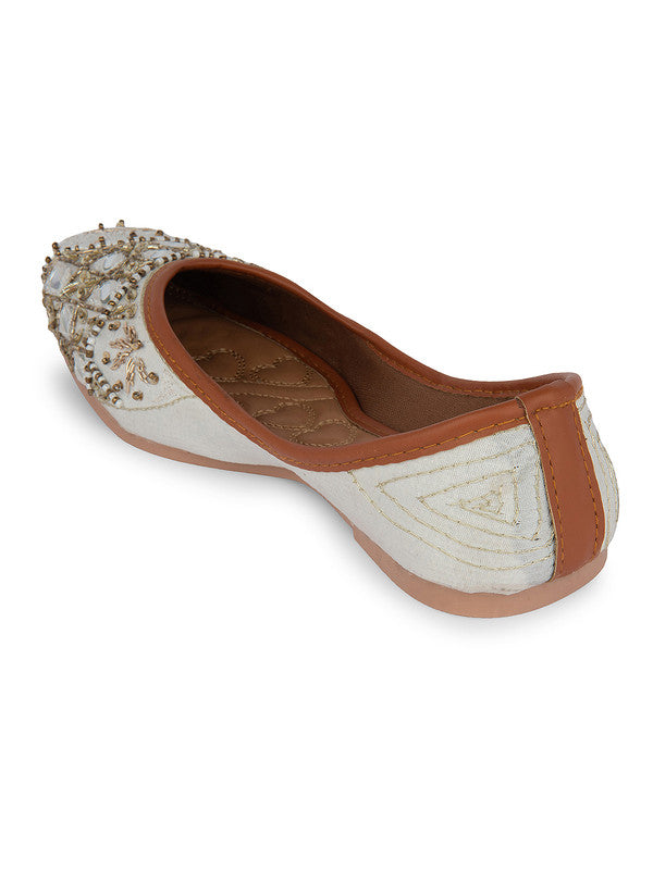 Handcrafted juttis, heels, bellies, flats, and mules for weddings, festivals, and daily wear – DESI COLOUR