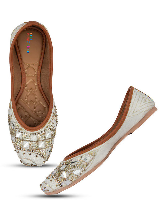 Handcrafted juttis, heels, bellies, flats, and mules for weddings, festivals, and daily wear – DESI COLOUR