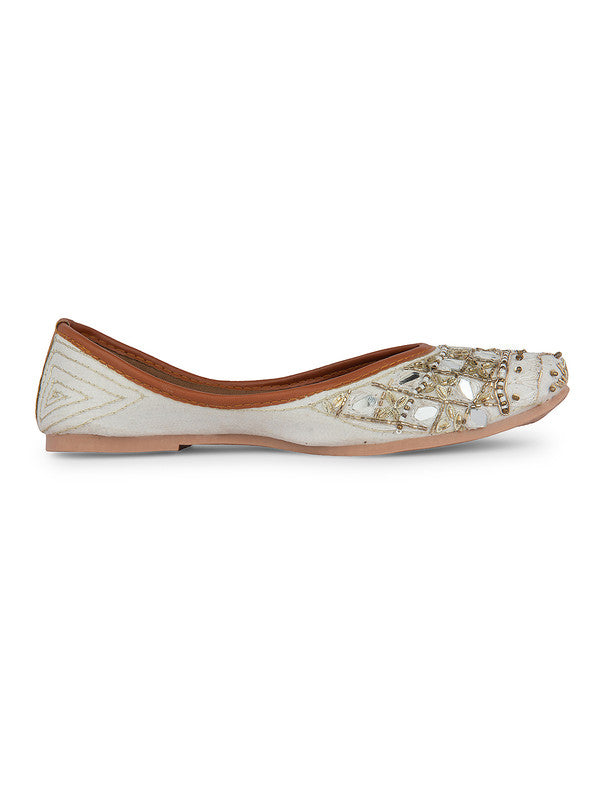 Handcrafted juttis, heels, bellies, flats, and mules for weddings, festivals, and daily wear – DESI COLOUR