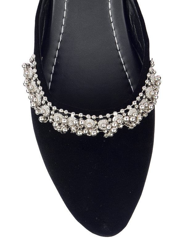 Handcrafted juttis, heels, bellies, flats, and mules for weddings, festivals, and daily wear – DESI COLOUR