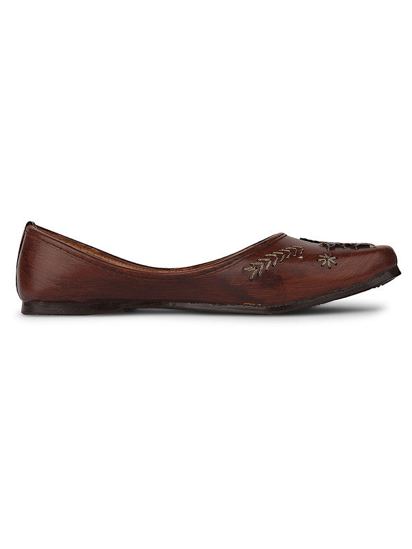 Handcrafted juttis, heels, bellies, flats, and mules for weddings, festivals, and daily wear – DESI COLOUR