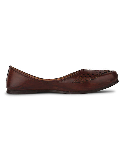 Handcrafted juttis, heels, bellies, flats, and mules for weddings, festivals, and daily wear – DESI COLOUR