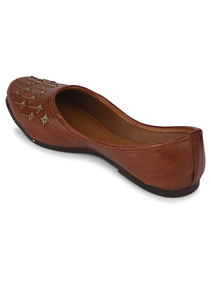 Handcrafted juttis, heels, bellies, flats, and mules for weddings, festivals, and daily wear – DESI COLOUR