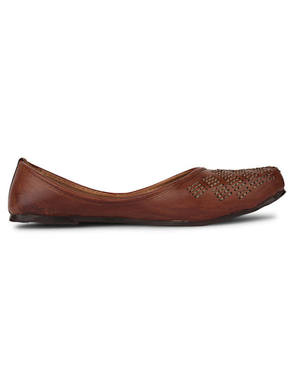Handcrafted juttis, heels, bellies, flats, and mules for weddings, festivals, and daily wear – DESI COLOUR