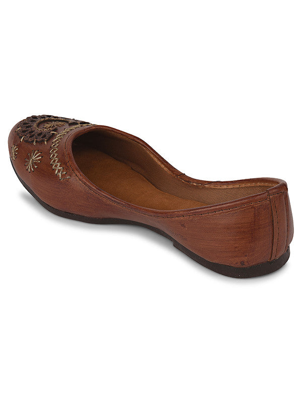 Handcrafted juttis, heels, bellies, flats, and mules for weddings, festivals, and daily wear – DESI COLOUR