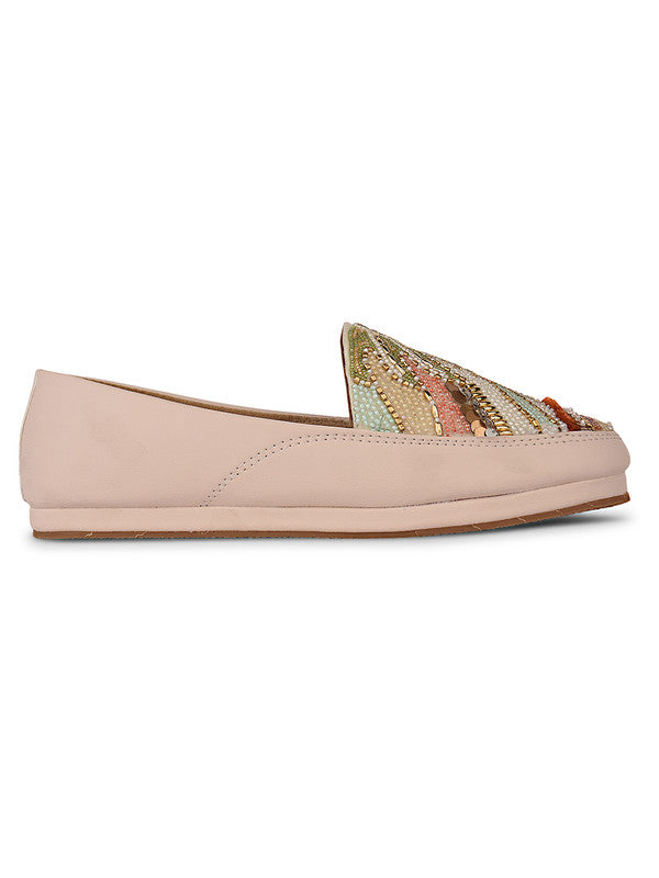 Handcrafted juttis, heels, bellies, flats, and mules for weddings, festivals, and daily wear – DESI COLOUR