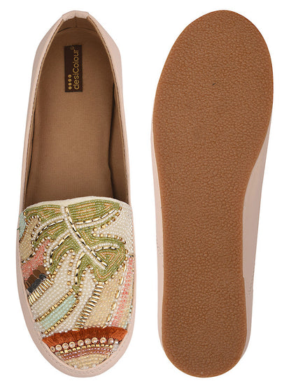 Handcrafted juttis, heels, bellies, flats, and mules for weddings, festivals, and daily wear – DESI COLOUR