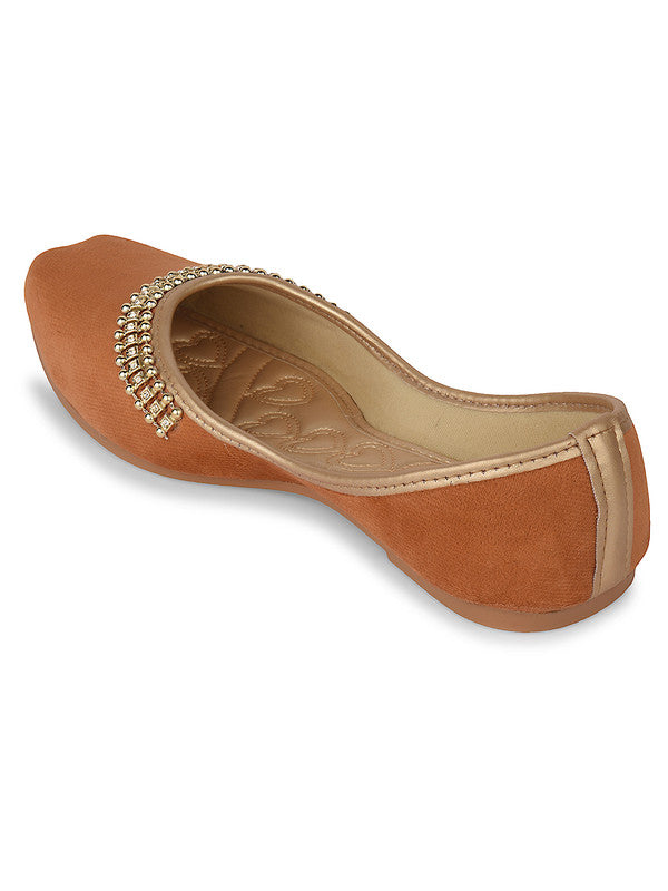 Handcrafted juttis, heels, bellies, flats, and mules for weddings, festivals, and daily wear – DESI COLOUR