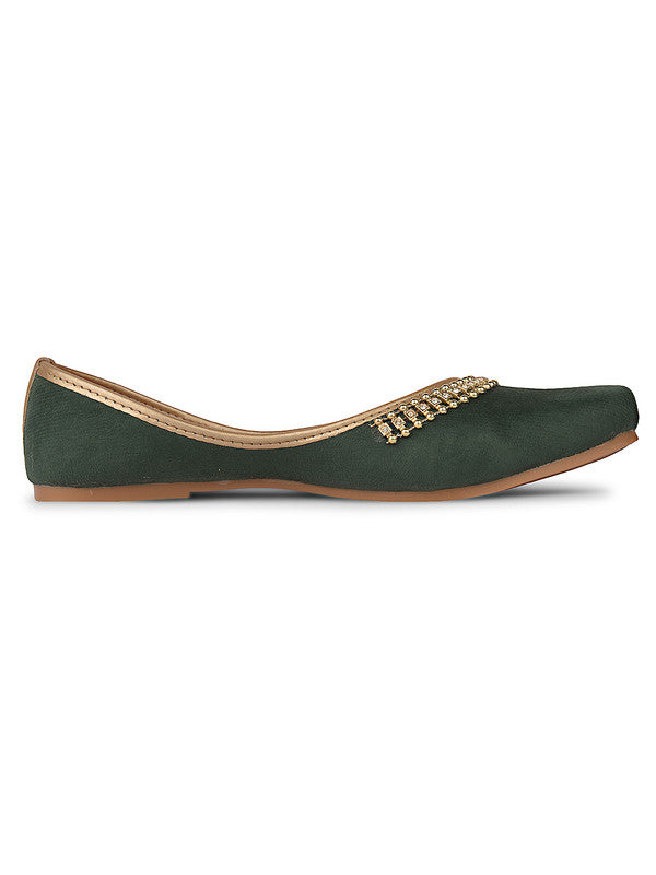 Handcrafted juttis, heels, bellies, flats, and mules for weddings, festivals, and daily wear – DESI COLOUR