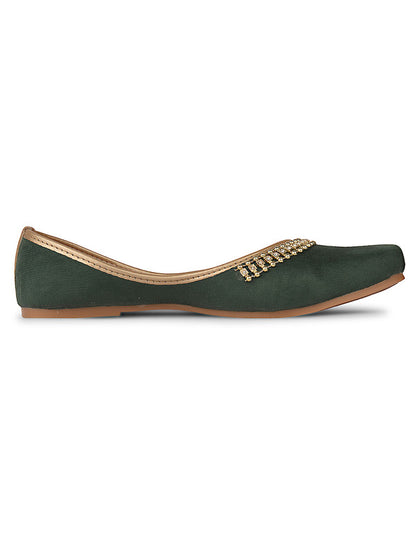 Handcrafted juttis, heels, bellies, flats, and mules for weddings, festivals, and daily wear – DESI COLOUR