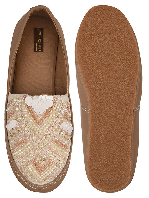 Handcrafted juttis, heels, bellies, flats, and mules for weddings, festivals, and daily wear – DESI COLOUR
