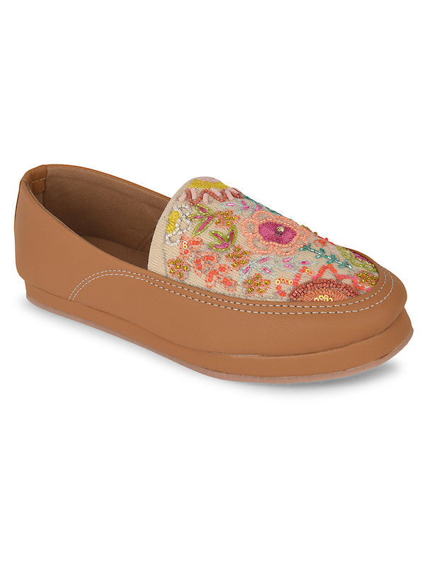 Handcrafted juttis, heels, bellies, flats, and mules for weddings, festivals, and daily wear – DESI COLOUR