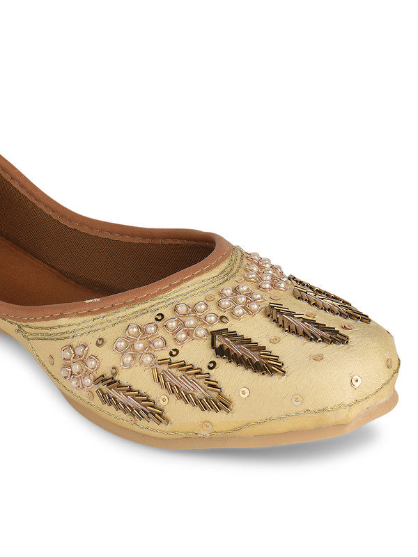 Handcrafted juttis, heels, bellies, flats, and mules for weddings, festivals, and daily wear – DESI COLOUR