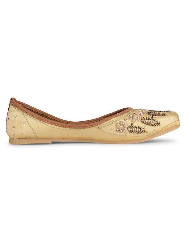 Handcrafted juttis, heels, bellies, flats, and mules for weddings, festivals, and daily wear – DESI COLOUR