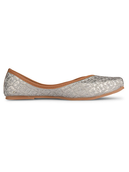 Handcrafted juttis, heels, bellies, flats, and mules for weddings, festivals, and daily wear – DESI COLOUR