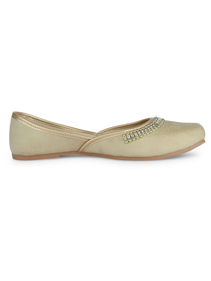 Handcrafted juttis, heels, bellies, flats, and mules for weddings, festivals, and daily wear – DESI COLOUR