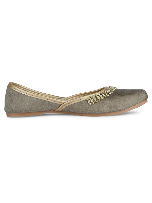 Handcrafted juttis, heels, bellies, flats, and mules for weddings, festivals, and daily wear – DESI COLOUR