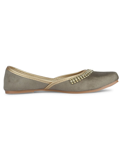 Handcrafted juttis, heels, bellies, flats, and mules for weddings, festivals, and daily wear – DESI COLOUR