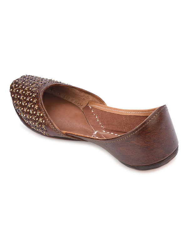 Handcrafted juttis, heels, bellies, flats, and mules for weddings, festivals, and daily wear – DESI COLOUR