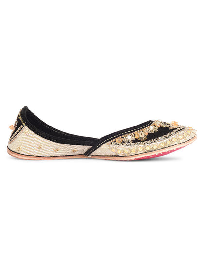 Handcrafted juttis, heels, bellies, flats, and mules for weddings, festivals, and daily wear – DESI COLOUR