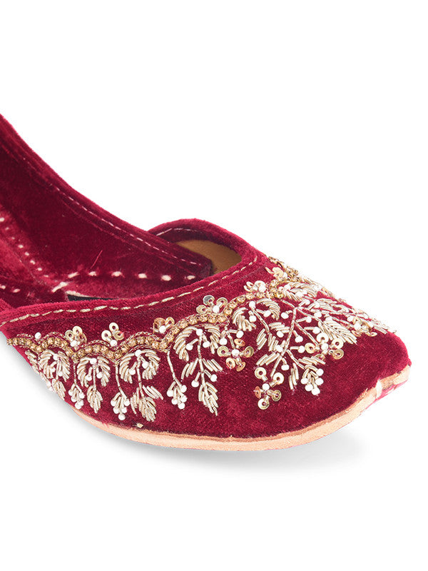Handcrafted juttis, heels, bellies, flats, and mules for weddings, festivals, and daily wear – DESI COLOUR