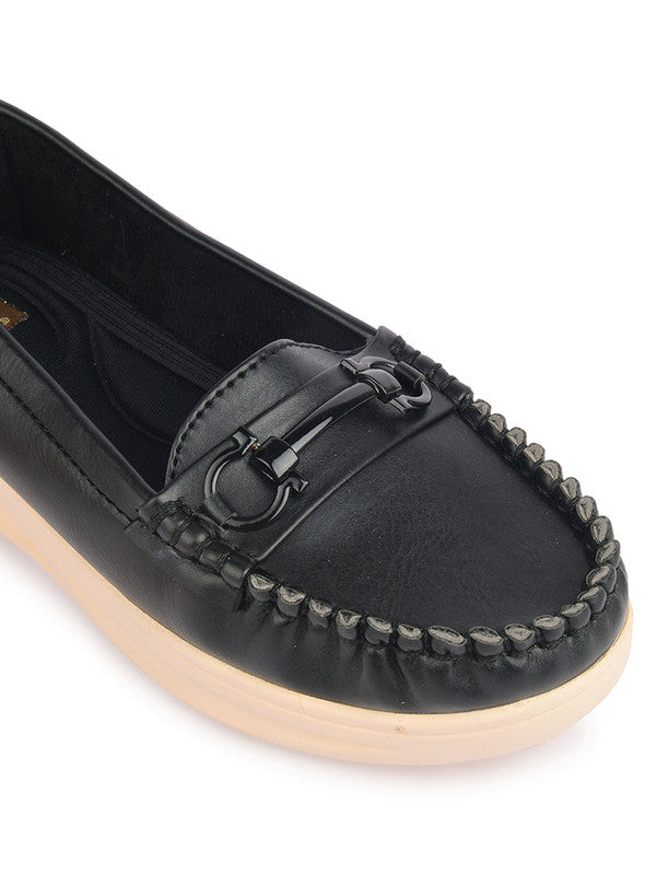 Handcrafted juttis, heels, bellies, flats, and mules for weddings, festivals, and daily wear – DESI COLOUR