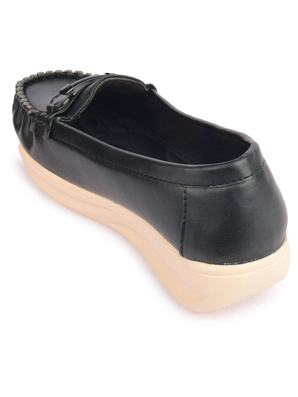 Handcrafted juttis, heels, bellies, flats, and mules for weddings, festivals, and daily wear – DESI COLOUR