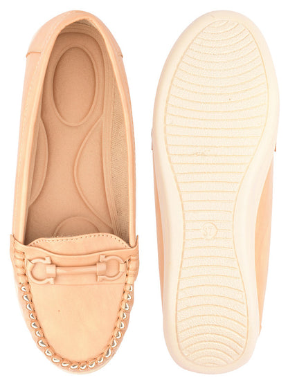 Handcrafted juttis, heels, bellies, flats, and mules for weddings, festivals, and daily wear – DESI COLOUR