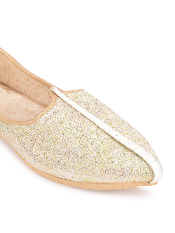 Handcrafted juttis, heels, bellies, flats, and mules for weddings, festivals, and daily wear – DESI COLOUR