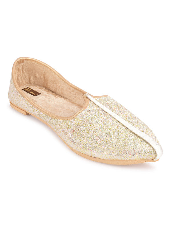 Handcrafted juttis, heels, bellies, flats, and mules for weddings, festivals, and daily wear – DESI COLOUR