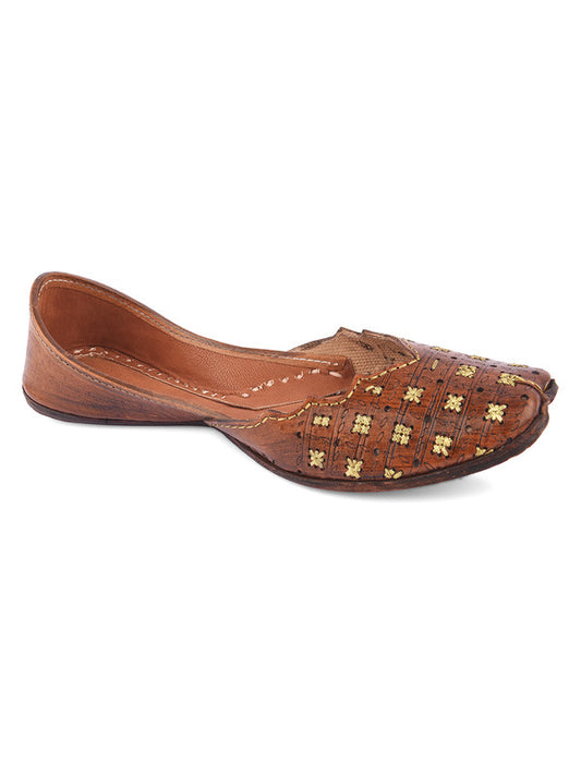 Handcrafted juttis, heels, bellies, flats, and mules for weddings, festivals, and daily wear – DESI COLOUR