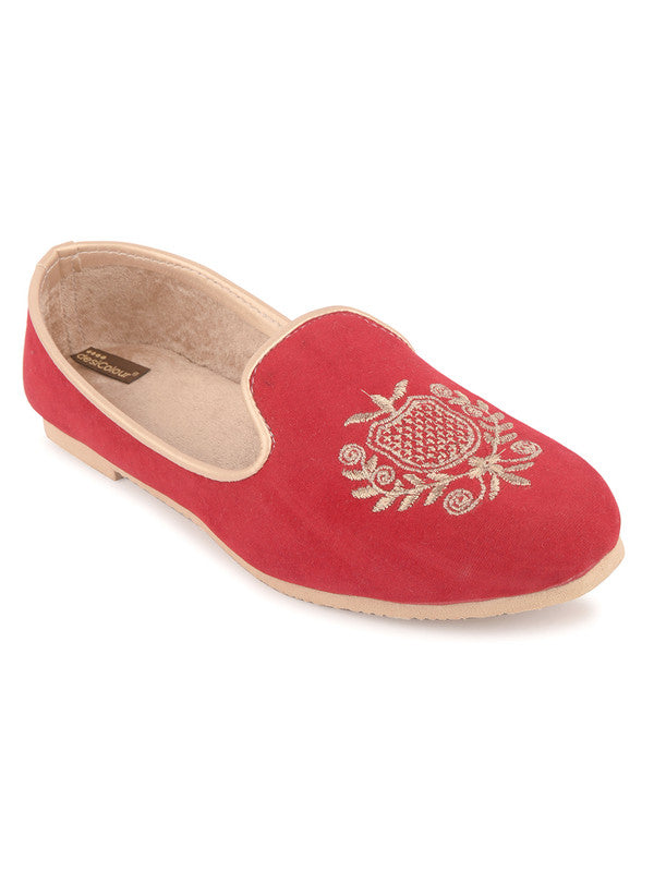 Handcrafted juttis, heels, bellies, flats, and mules for weddings, festivals, and daily wear – DESI COLOUR