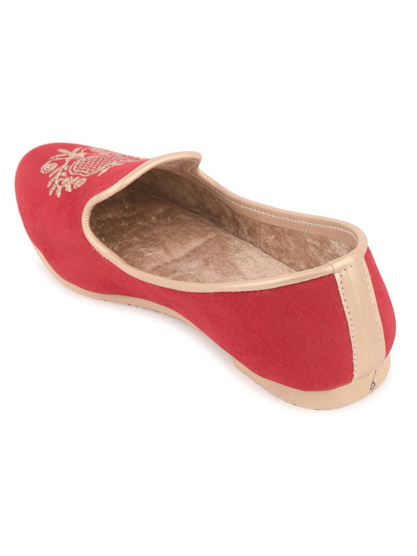Handcrafted juttis, heels, bellies, flats, and mules for weddings, festivals, and daily wear – DESI COLOUR