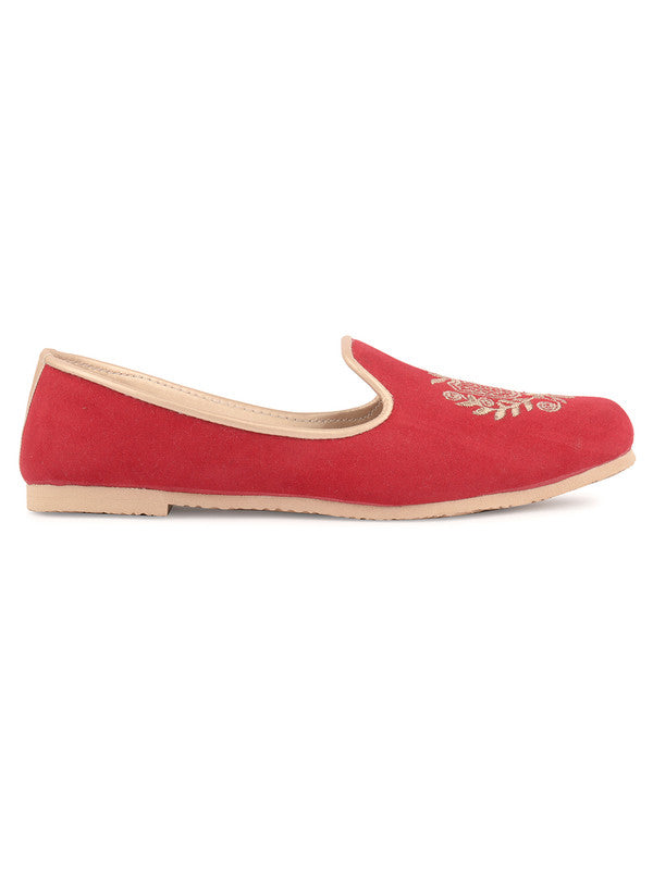 Handcrafted juttis, heels, bellies, flats, and mules for weddings, festivals, and daily wear – DESI COLOUR