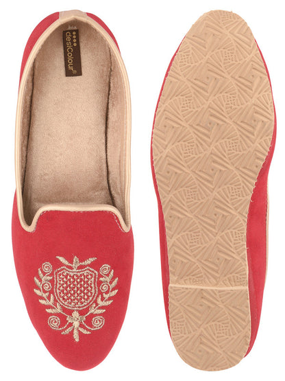 Handcrafted juttis, heels, bellies, flats, and mules for weddings, festivals, and daily wear – DESI COLOUR