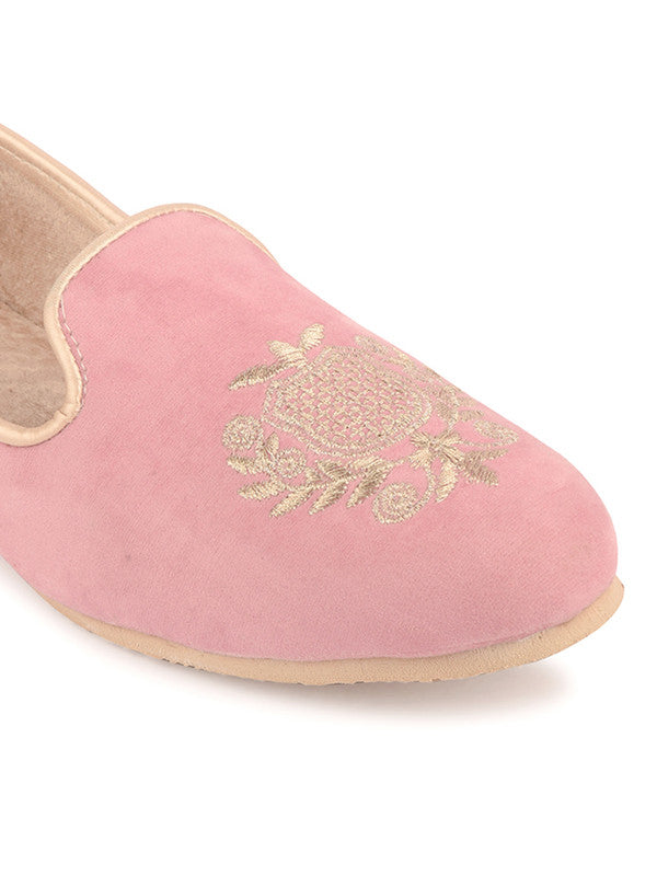 Handcrafted juttis, heels, bellies, flats, and mules for weddings, festivals, and daily wear – DESI COLOUR