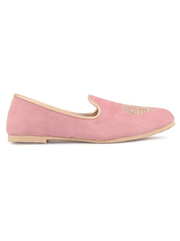 Handcrafted juttis, heels, bellies, flats, and mules for weddings, festivals, and daily wear – DESI COLOUR