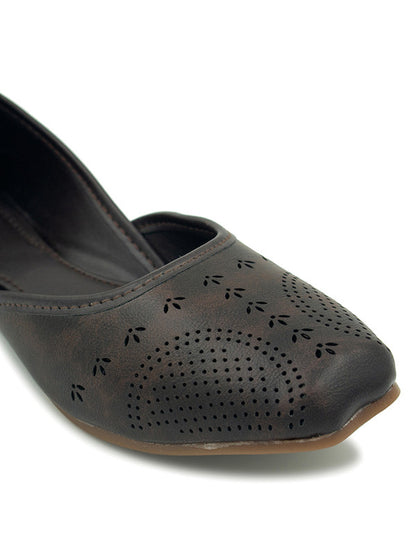 Handcrafted juttis, heels, bellies, flats, and mules for weddings, festivals, and daily wear – DESI COLOUR