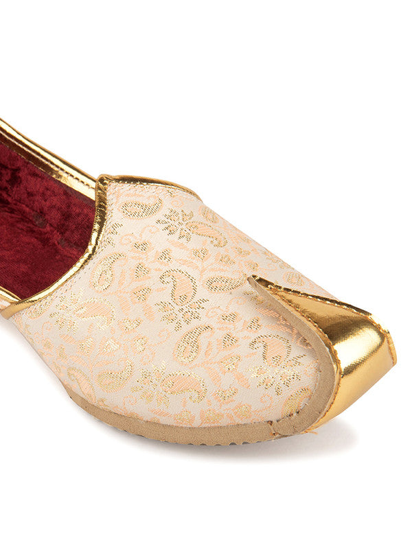 Handcrafted juttis, heels, bellies, flats, and mules for weddings, festivals, and daily wear – DESI COLOUR